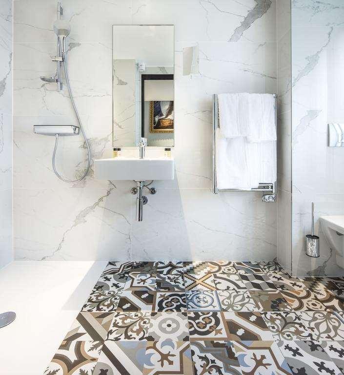 Eiffel Petit Louvre Hotel Parijs Kamer foto
