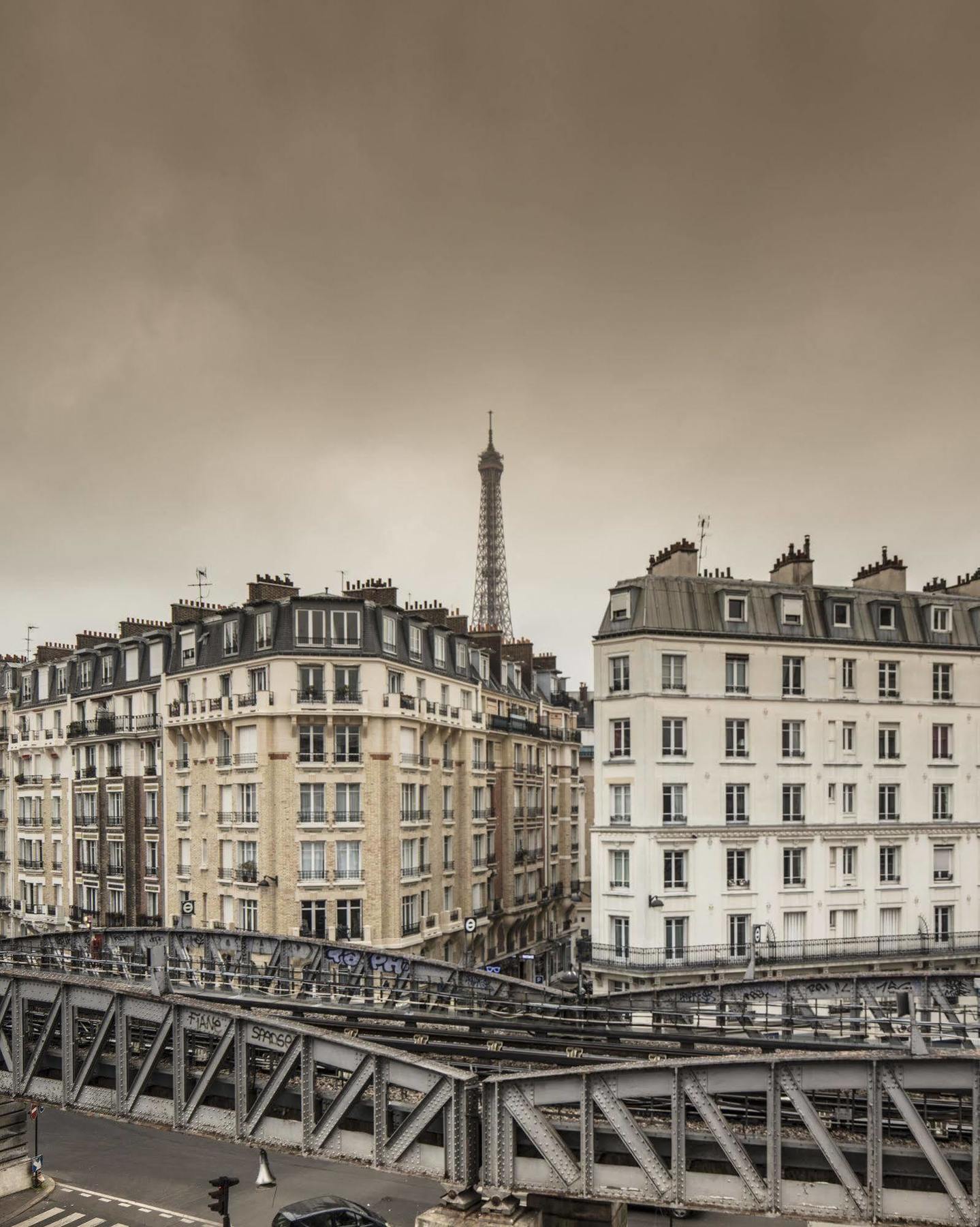 Eiffel Petit Louvre Hotel Parijs Buitenkant foto